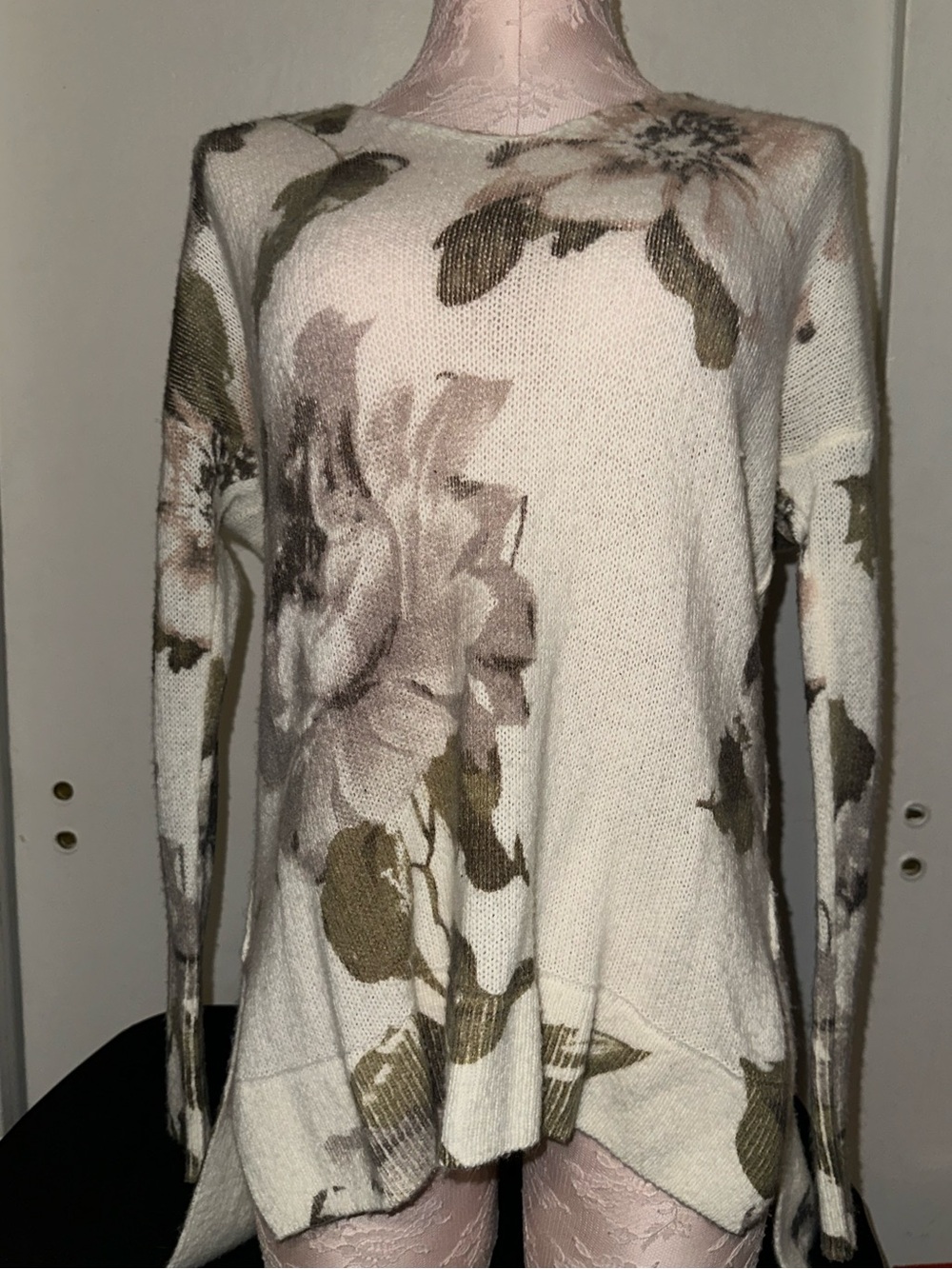 Abercrombie & Fitch Cream Floral Scoop-Neck Sweater